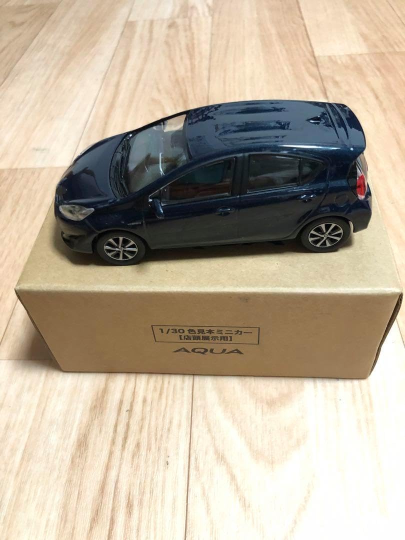 トヨタ AQUA 1/30 ミニカー アクア ブラックマイカ 209 | 1⁄30 トヨタ